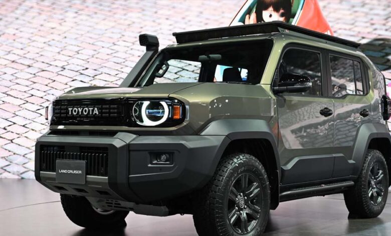 भौकाली-लुक-और-दमदार-इंजन-के-साथ-लॉन्च-हुई-सबसे-छोटी-toyota-land-cruiser,-फीचर्स-देख-रह-जाएंगे-दंग