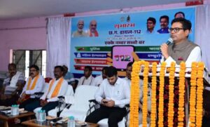 वित्त-मंत्री-ओपी-चौधरी-ने-रायगढ़-को-मिली-16-अत्याधुनिक-डायल-112-ईआरवी-वाहनों-को-दिखाई-हरी-झंडी