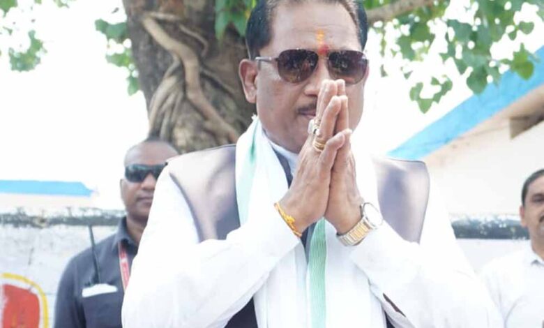 ग्राम-कुशहा-की-चौपाल-में-मुख्यमंत्री-विष्णु-देव-साय-ने-सुनी-ग्रामीणों-की-समस्याएं