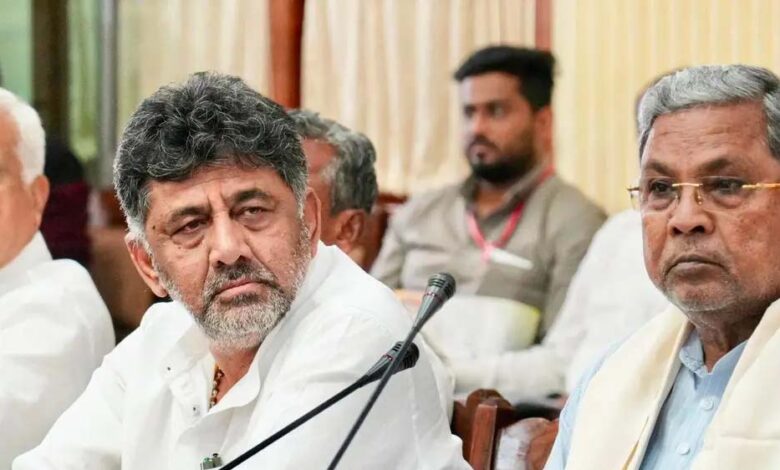 कर्नाटक-में-फिर-तेज-हुई-सत्ता-बदलने-की-चर्चा,-सिद्धारमैया-दिल्ली-तलब;-dk-के-पोस्टरों-ने-बढ़ाई-हलचल