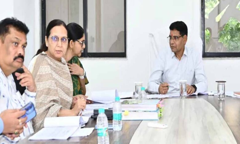 डायवर्सन-मामलों-में-लापरवाही-पर-भड़के-मंत्री-टंकराम-वर्मा,-sdm-को-लगाई-फटकार