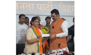 rjd-को-बड़ा-झटका,-रितु-जायसवाल-ने-थामा-bjp-का-दामन;-संजय-सरावगी-ने-दिलाई-सदस्यता