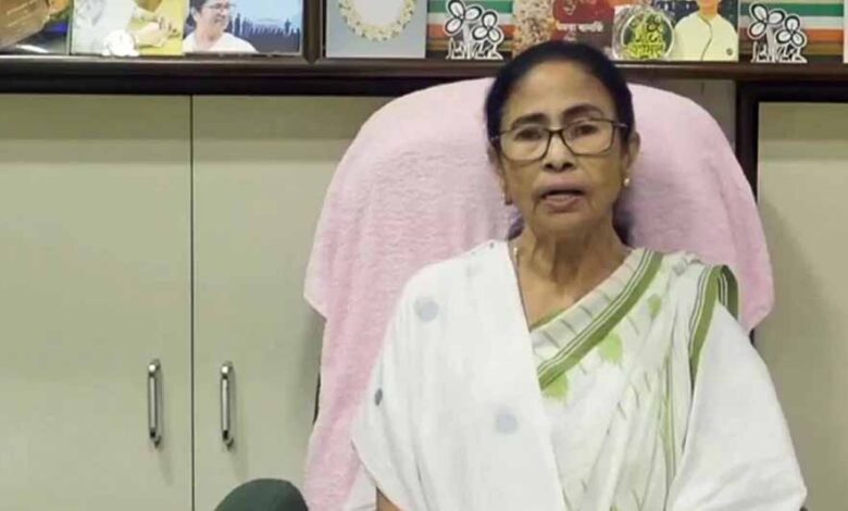 tmc-में-बगावत-के-संकेत!-ममता-बनर्जी-की-पार्टी-छोड़-सकते-हैं-20-सांसद