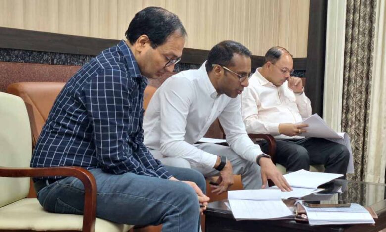 रायपुर-:-लोक-निर्माण-विभाग-के-सचिव-ने-सड़कों-का-काम-देखा