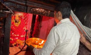 वन-मंत्री-केदार-कश्यप-ने-किए-मां-दंतेश्वरी-के-दर्शन,-प्रदेश-की-सुख-समृद्धि-और-खुशहाली-की-कामना-की