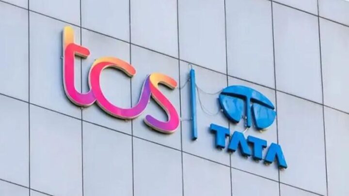 tcs-को-बड़ा-झटका!-कनाडा-के-सबसे-बड़े-बैंक-ने-खत्म-किया-सालों-पुराना-कॉन्ट्रैक्ट