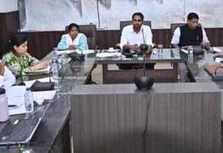 धमतरी-:-खरीफ-सीजन-में-किसानों-को-समय-पर-उर्वरक-उपलब्ध-कराने-प्रशासन-सजग
