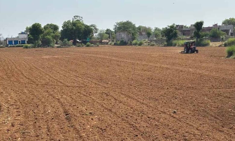 बस्तर-में-खरीफ-की-तैयारियां-तेज,-मानसून-से-पहले-खेतों-में-उम्मीदों-की-बुआई-शुरू