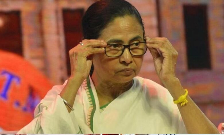 tmc-में-बगावत-से-ममता-बनर्जी-को-बड़ा-झटका,-बड़े-नेताओं-के-जाने-के-बाद-कितनी-बची-राजनीतिक-ताकत?