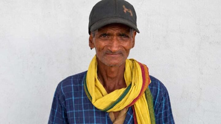 आदिवासियों-की-करोड़ों-की-जमीन-कौड़ियों-के-दाम-खरीदने-का-मामला,-कलेक्टर-ने-बैठाई-जांच