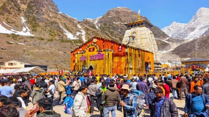 केदारनाथ-में-उमड़ा-आस्था-का-सैलाब,-12-लाख-श्रद्धालुओं-ने-किए-बाबा-केदार-के-दर्शन