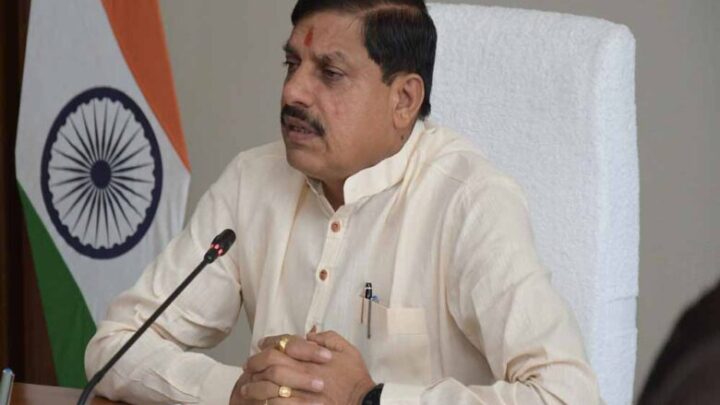 mp-में-तीसरी-संतान-वाले-अफसर-की-नौकरी-गई,-cm-के-बयान-के-3-दिन-बाद-विभाग-ने-किया-बर्खास्त
