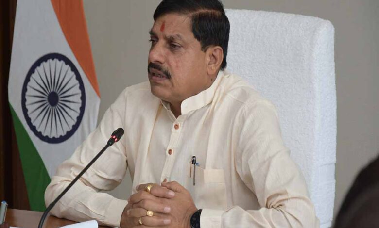 mp-में-तीसरी-संतान-वाले-अफसर-की-नौकरी-गई,-cm-के-बयान-के-3-दिन-बाद-विभाग-ने-किया-बर्खास्त