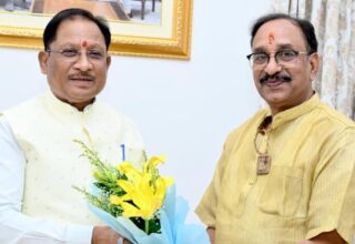 मुख्यमंत्री-से-छत्तीसगढ़-योग-आयोग-के-नवनियुक्त-अध्यक्ष-संजय-अग्रवाल-ने-की-सौजन्य-मुलाकात