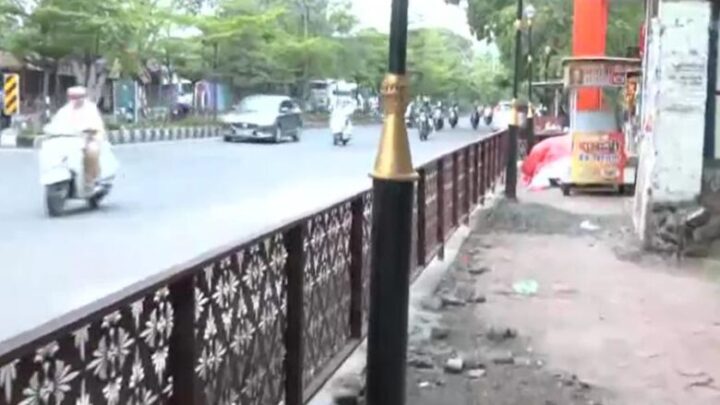 90-डिग्री-ब्रिज-के-बाद-भोपाल-का-नया-‘कमाल’,-फुटपाथ-बना-दिया-लेकिन-पहुंचने-का-रास्ता-ही-नहीं-छोड़ा