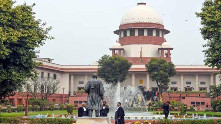 सुप्रीम-कोर्ट-का-बड़ा-फैसला,-कहा-फुटपाथ-पर-चलना-भी-नागरिकों-का-मौलिक-अधिकार