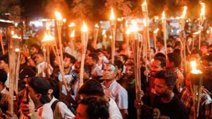ढाका-में-हिंदुओं-का-विशाल-प्रदर्शन,-राम-मूर्ति-निर्माण-रुकने-पर-भड़का-विरोध