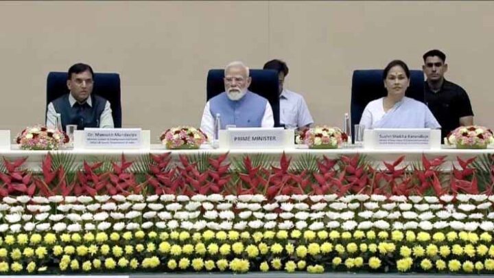 15-लाख-से-अधिक-युवाओं-को-मिली-बड़ी-सौगात:-प्रधानमंत्री-ने-pm-vbry-के-तहत-2,400-करोड़-रुपए-की-प्रोत्साहन-राशि-जारी-की