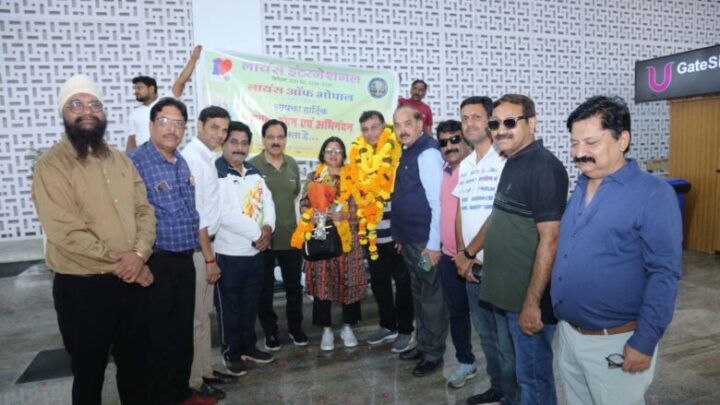 हांगकांग-में-शपथ-के-बाद-भोपाल-लौटे-डिस्ट्रिक्ट-गवर्नर-महेश-मालवीय